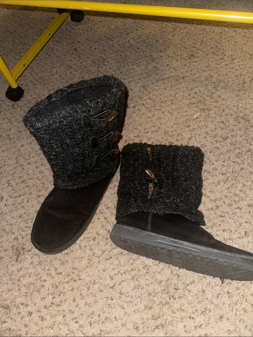 Women’s Black Knit Toggle Winter Boots